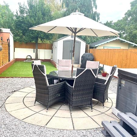 סאות'המפטון Stunning 1 Bedroom And Double Sofa Bed Near Train Station מראה חיצוני תמונה