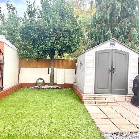 סאות'המפטון Stunning 1 Bedroom And Double Sofa Bed Near Train Station מראה חיצוני תמונה