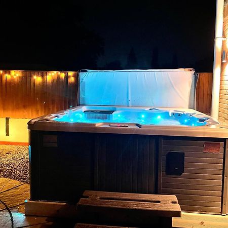 סאות'המפטון Stunning 1 Bedroom And Double Sofa Bed Near Train Station מראה חיצוני תמונה