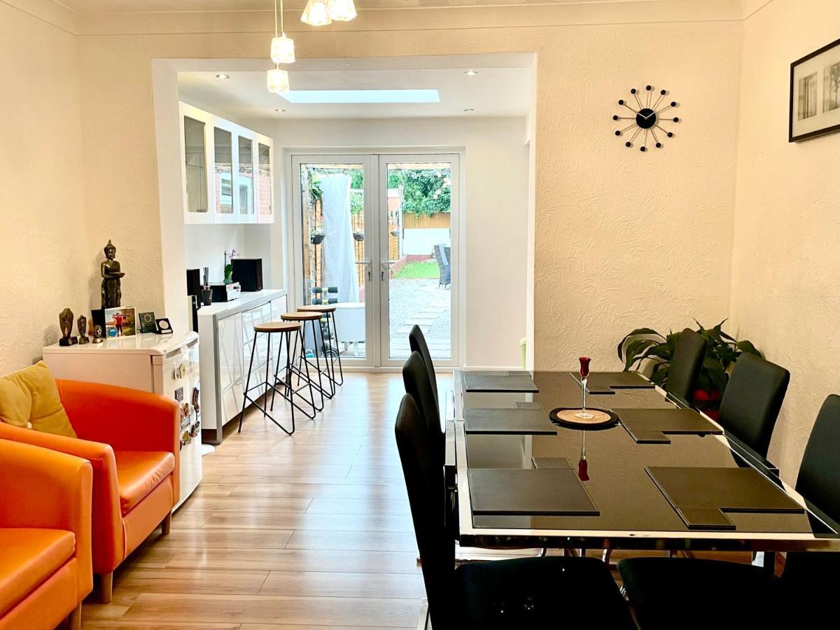 סאות'המפטון Stunning 1 Bedroom And Double Sofa Bed Near Train Station מראה חיצוני תמונה
